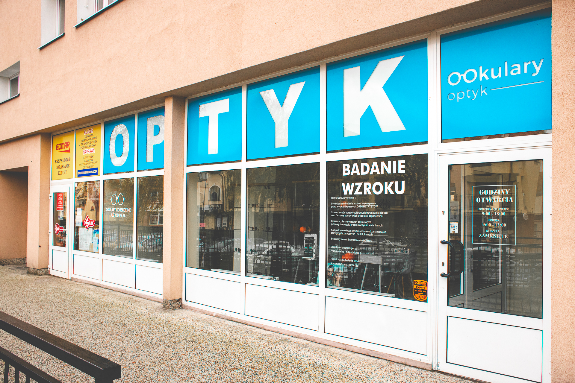 zdjęcie optyka z zewnątrz